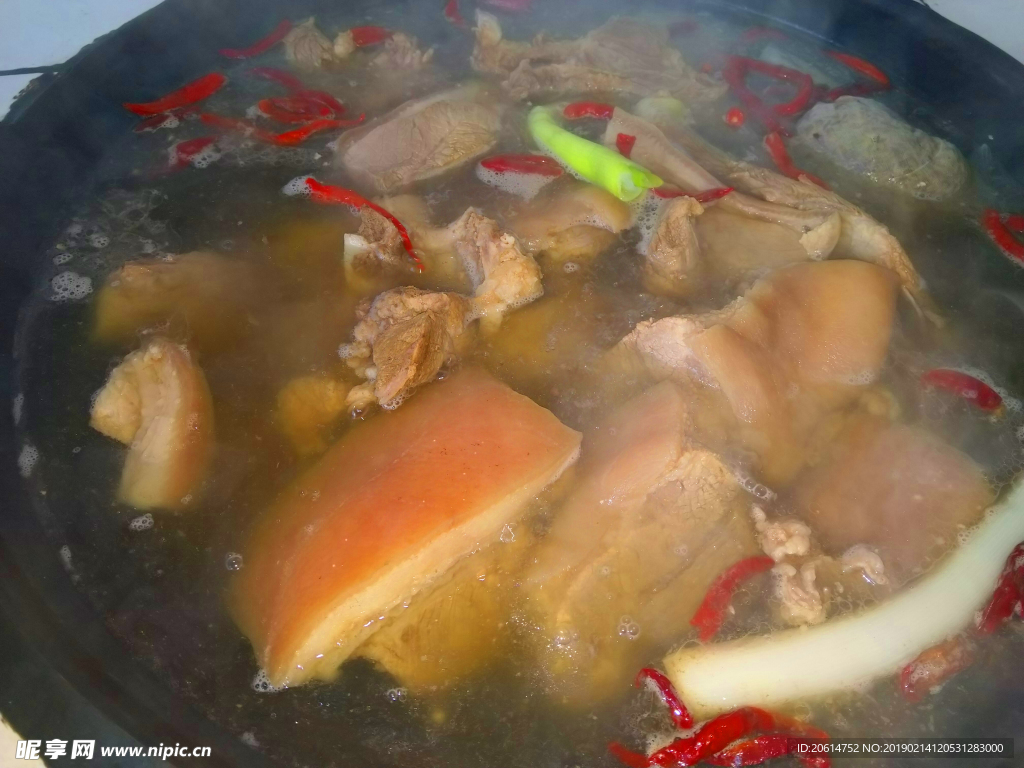 锅里的大肉