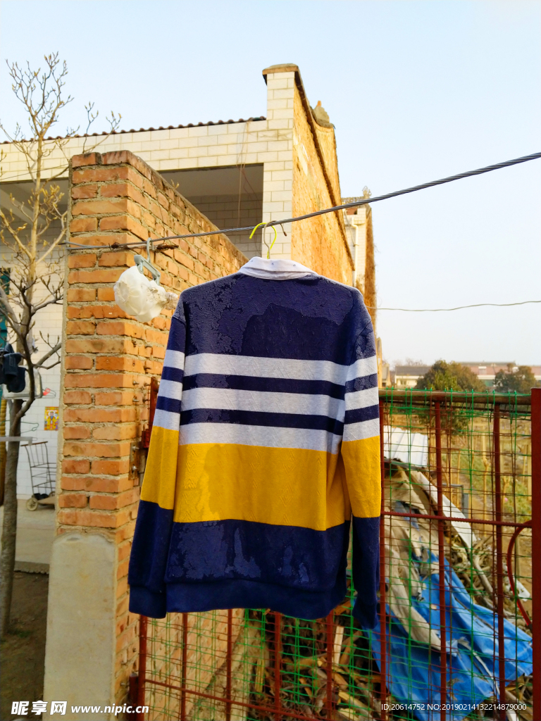 结了霜的衣服