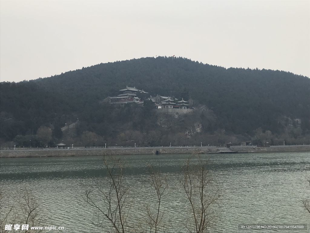龙门石窟