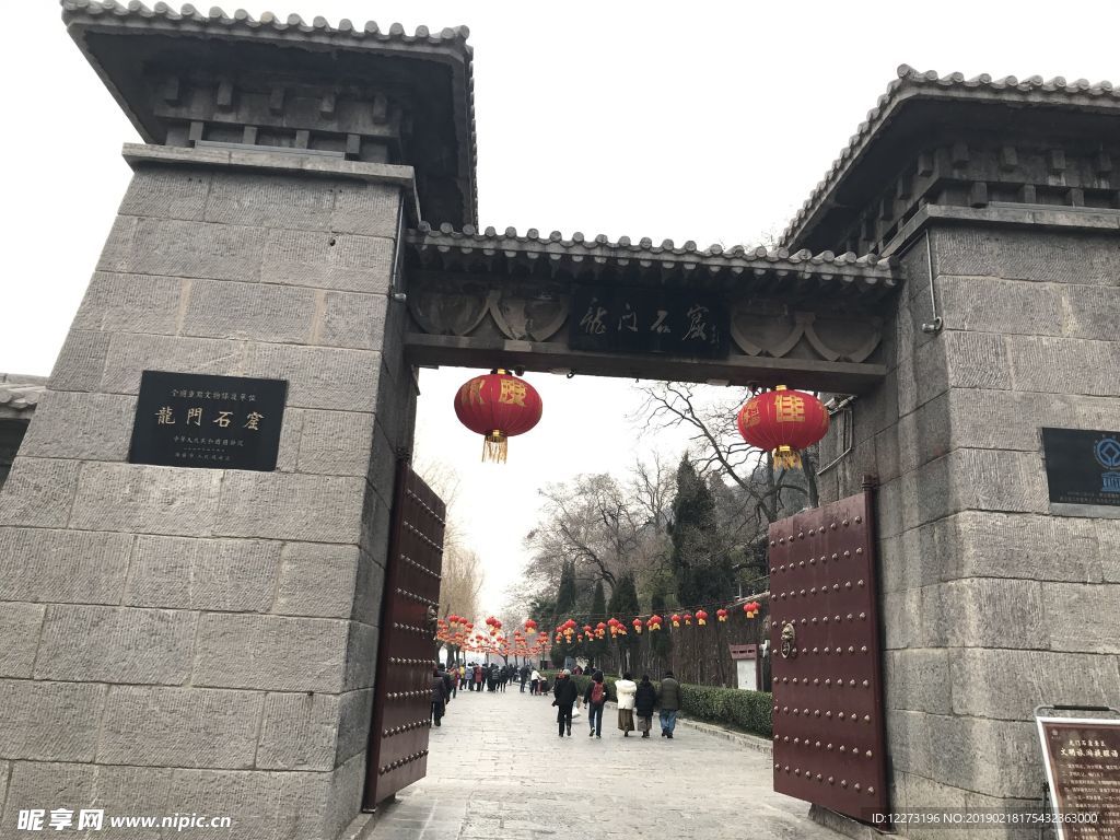 龙门石窟