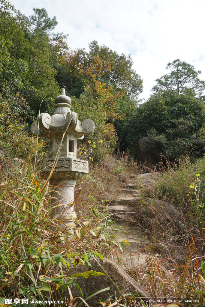 上山的路