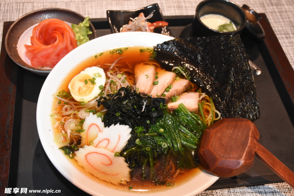 酱油拉面定食