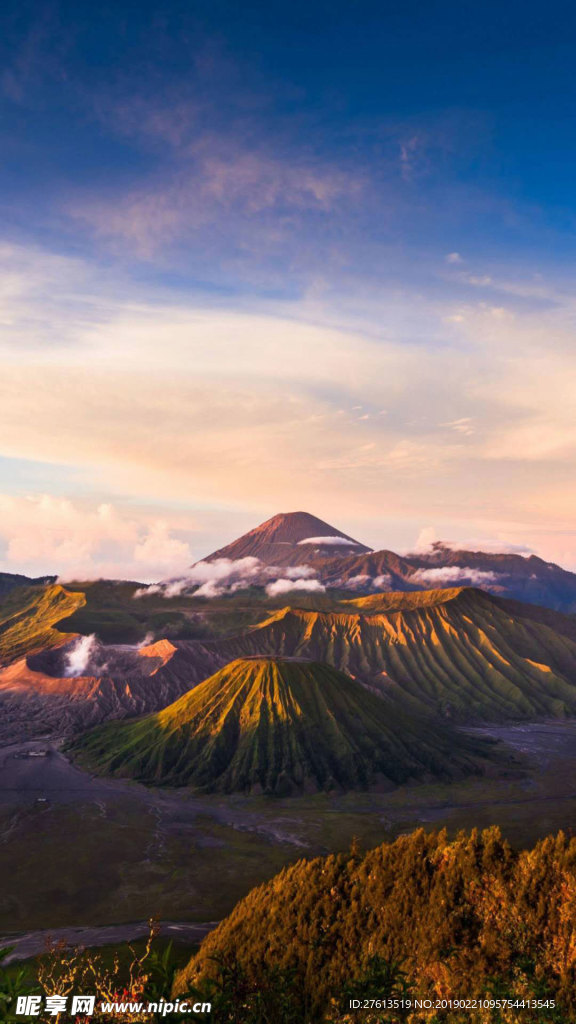 梦幻般的火山风景图片