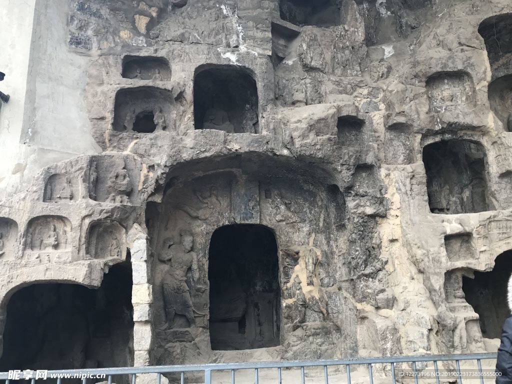 龙门石窟