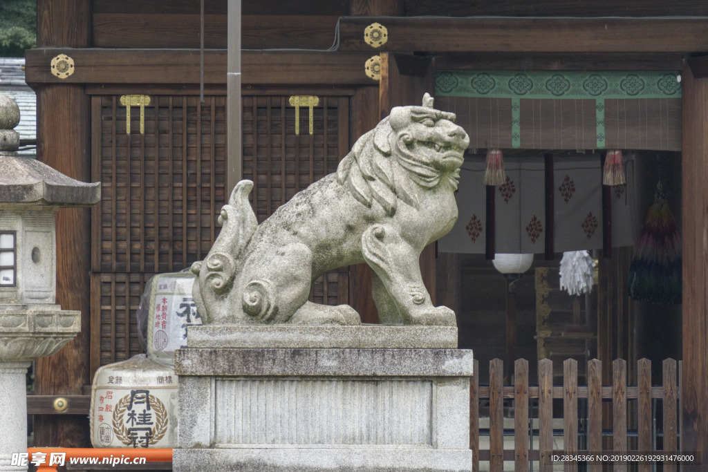 日本神兽雕塑