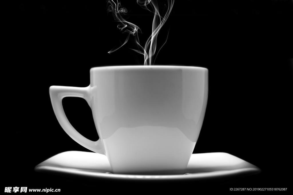 白色茶杯
