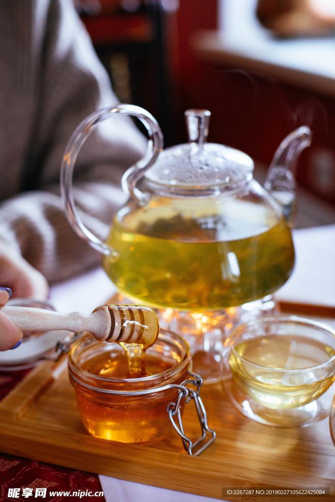 透明玻璃茶具加蜂蜜