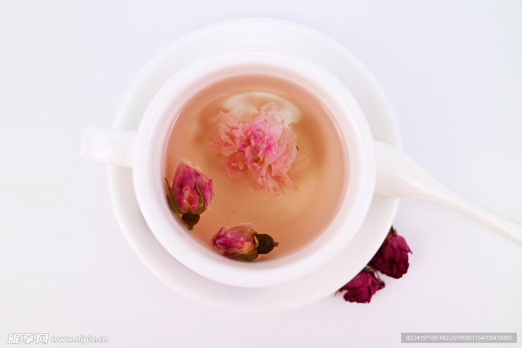 精致的玫瑰花茶