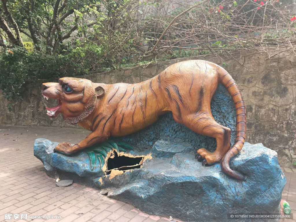 公园雕塑-老虎