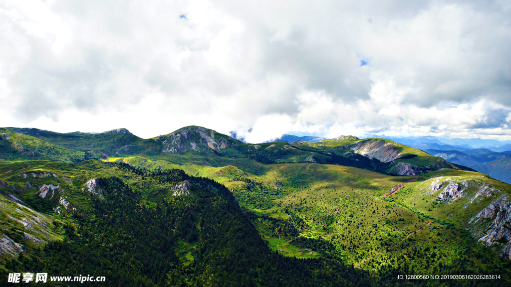 高原山峰