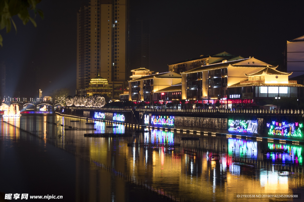 宣恩县贡水河夜景