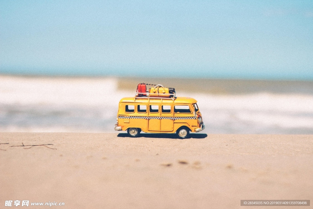 沙滩度假小车