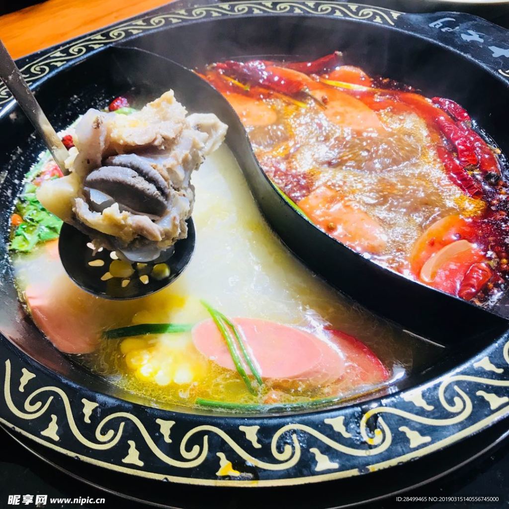 大骨头鸳鸯火锅锅底
