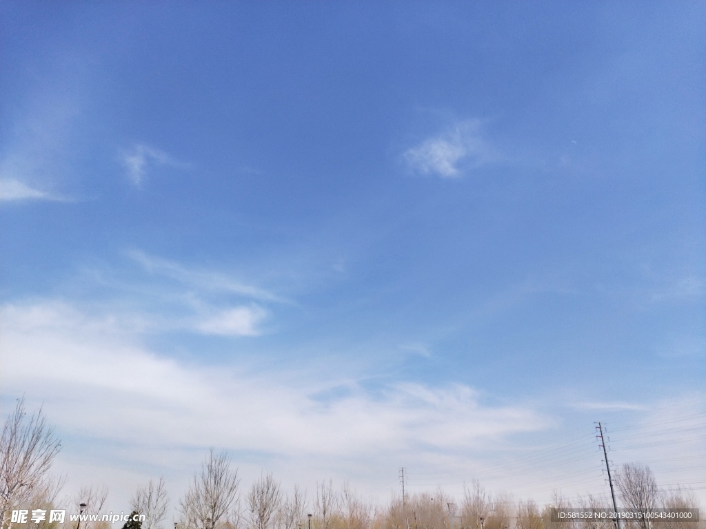蓝天   白云  春天   风