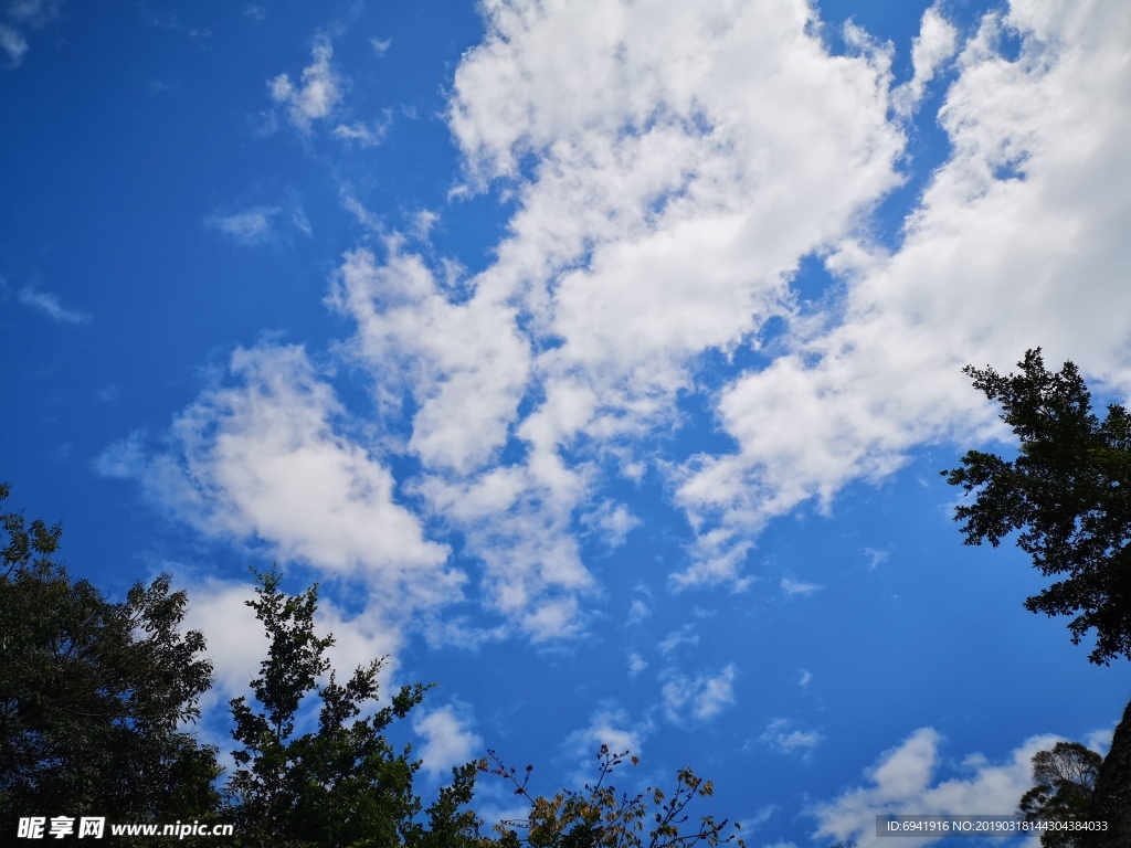 天空