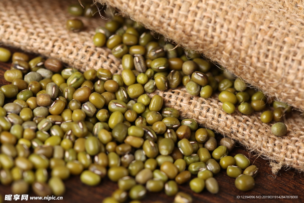绿豆杂粮摄影细节图片