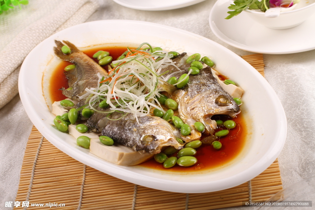 咸黄鱼蒸豆腐