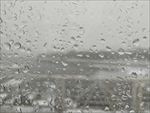 雨夹雪模糊玻璃透视景