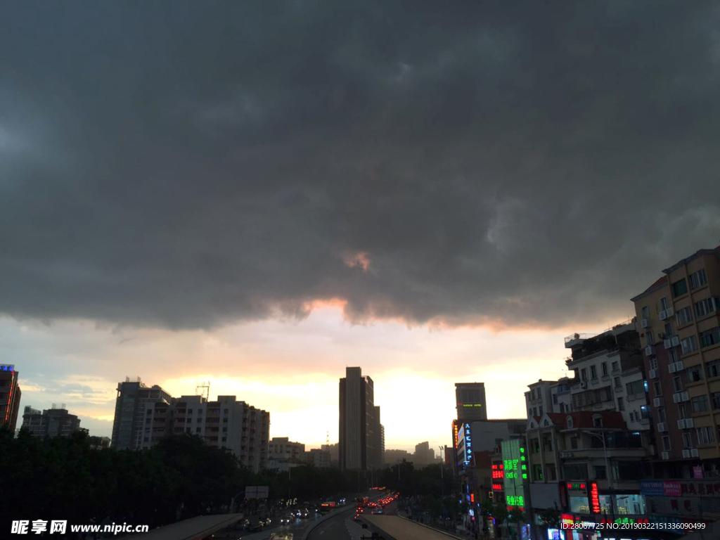 爆风雨来临