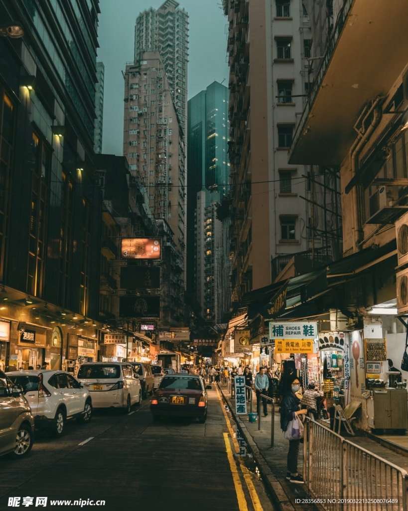 复古繁华热闹城市夜景