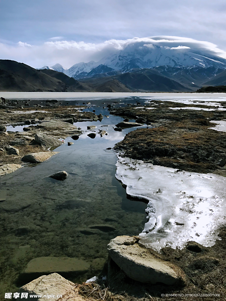 喀什雪山冰湖