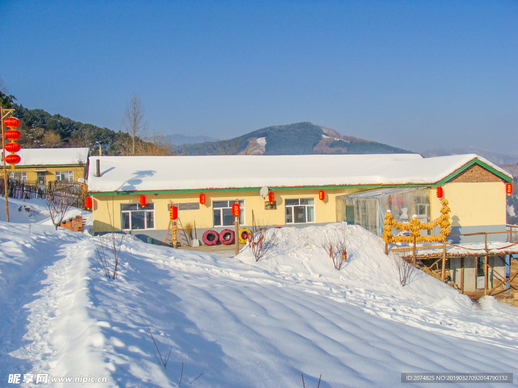 松岭雪村