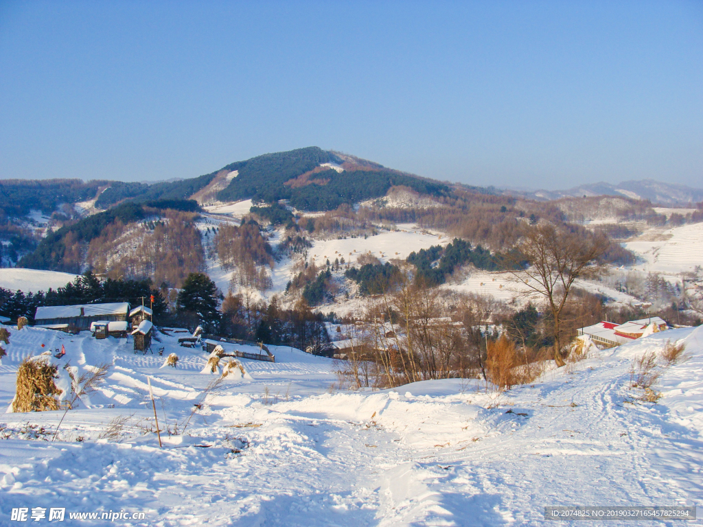 松岭雪村