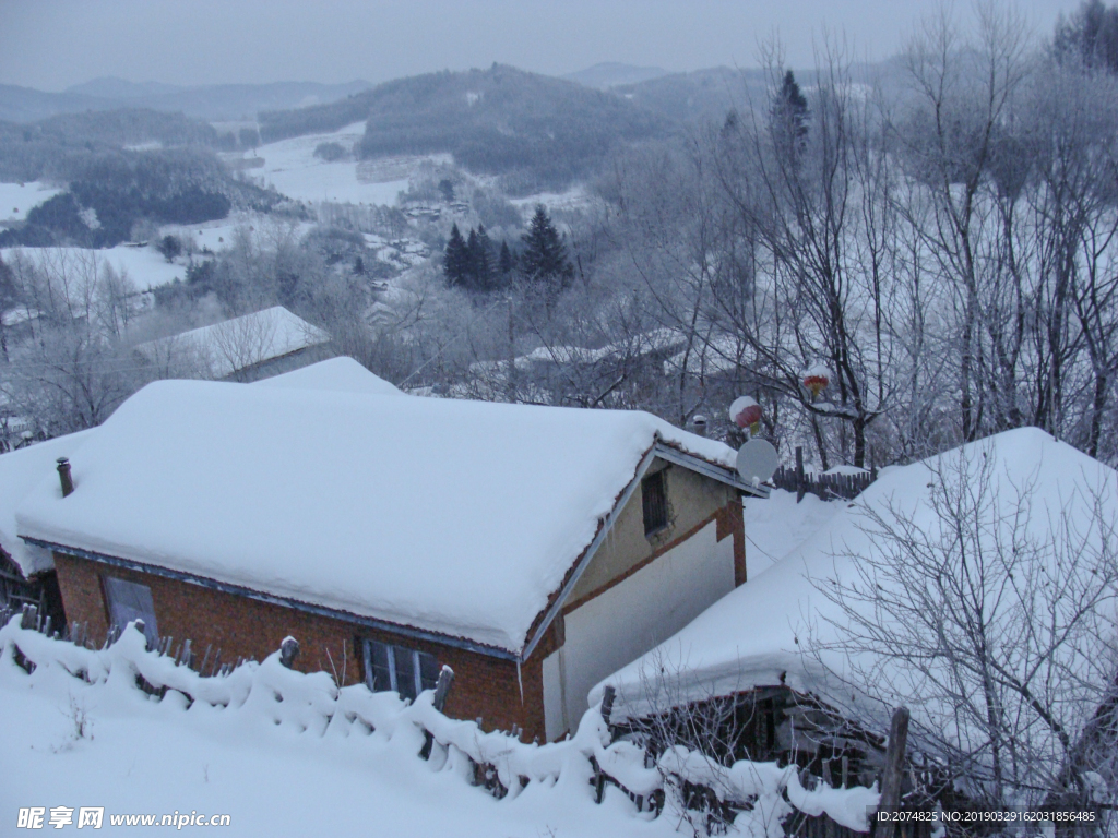 松岭雪村