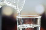 水