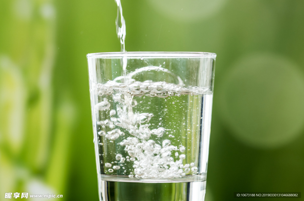 水