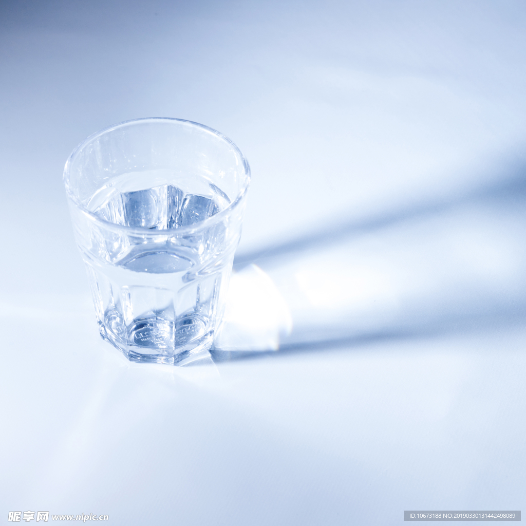 水