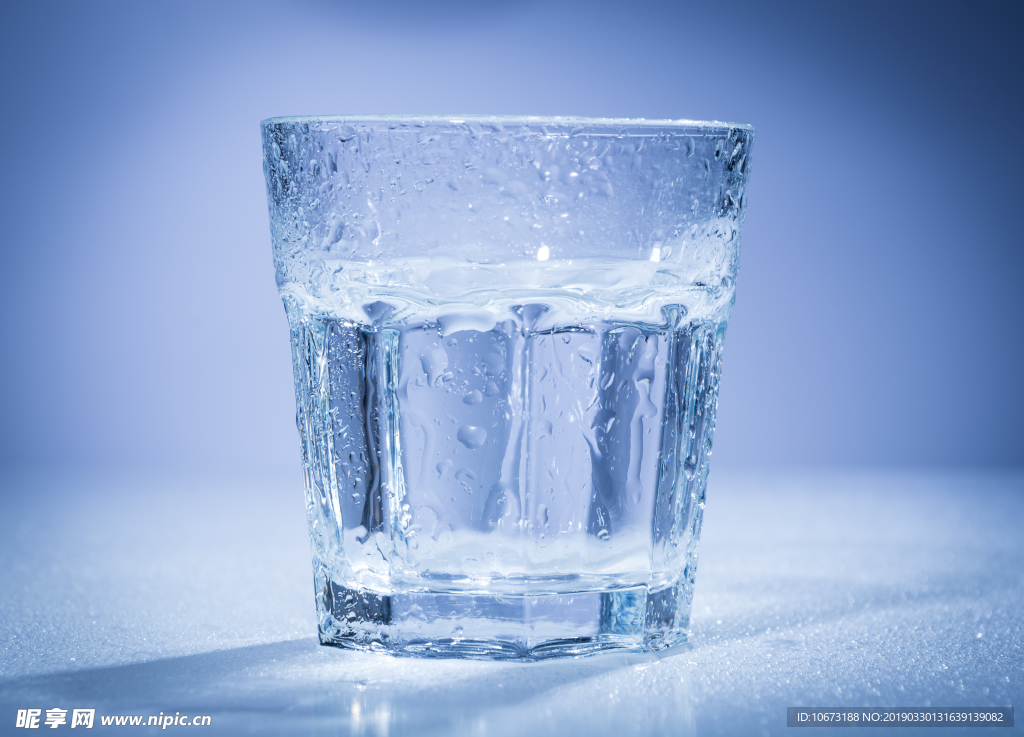 水