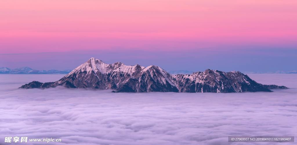 云彩山峰图