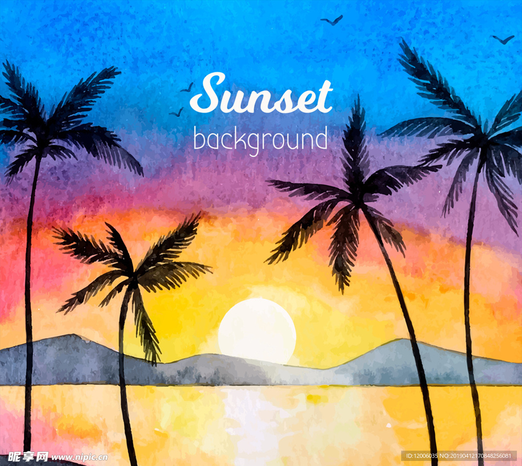 美丽夕阳下的沙滩棕榈树风景