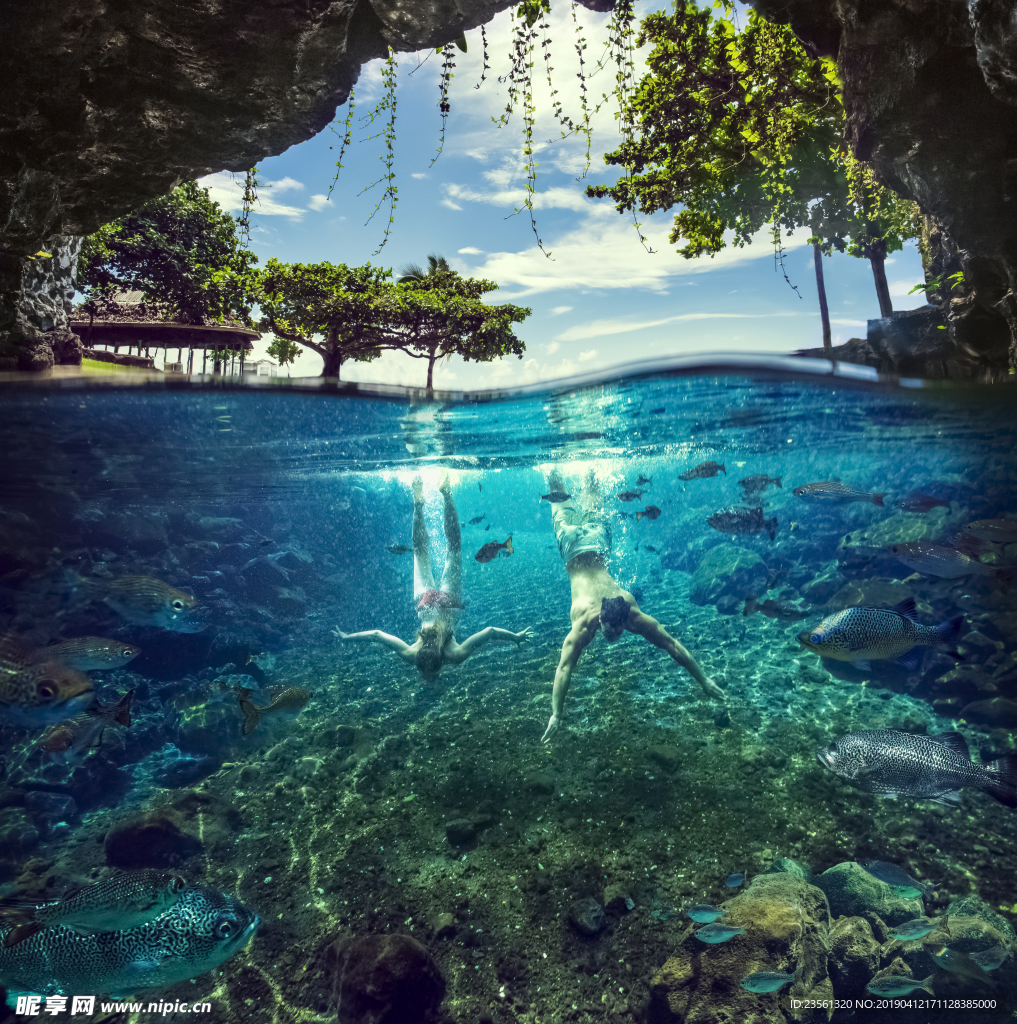 海岛洞穴潜水