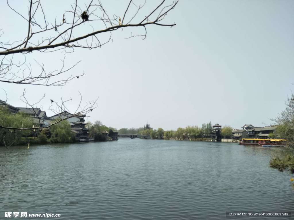 湖水