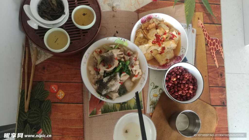 鱼肉豆腐花生米