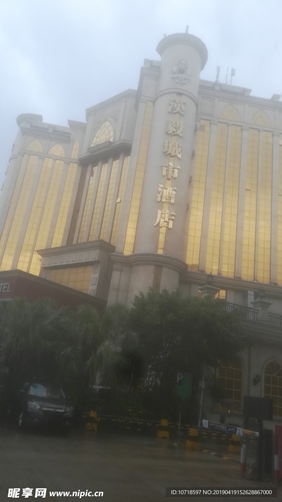 深圳爆风雨