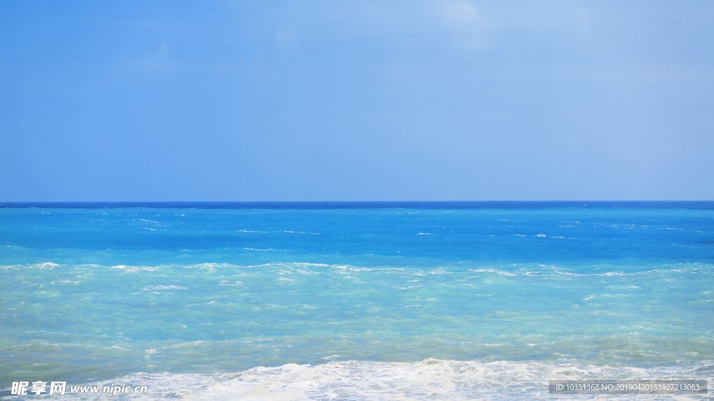 蓝色大海的地平线