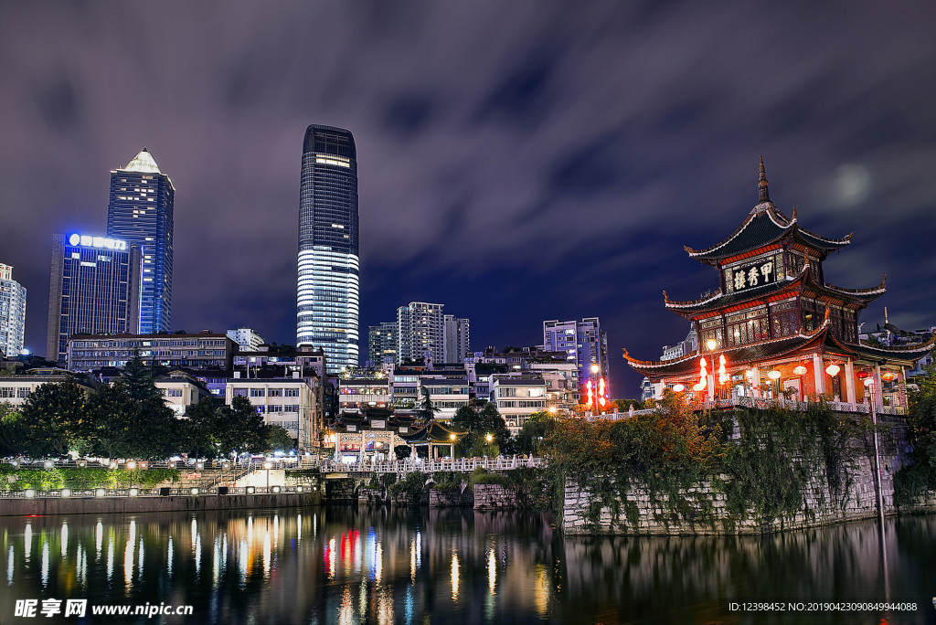 甲秀楼夜景