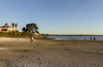 新西兰海滨小镇夕阳风景