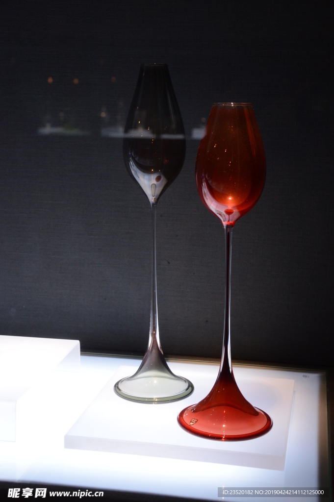 高脚杯