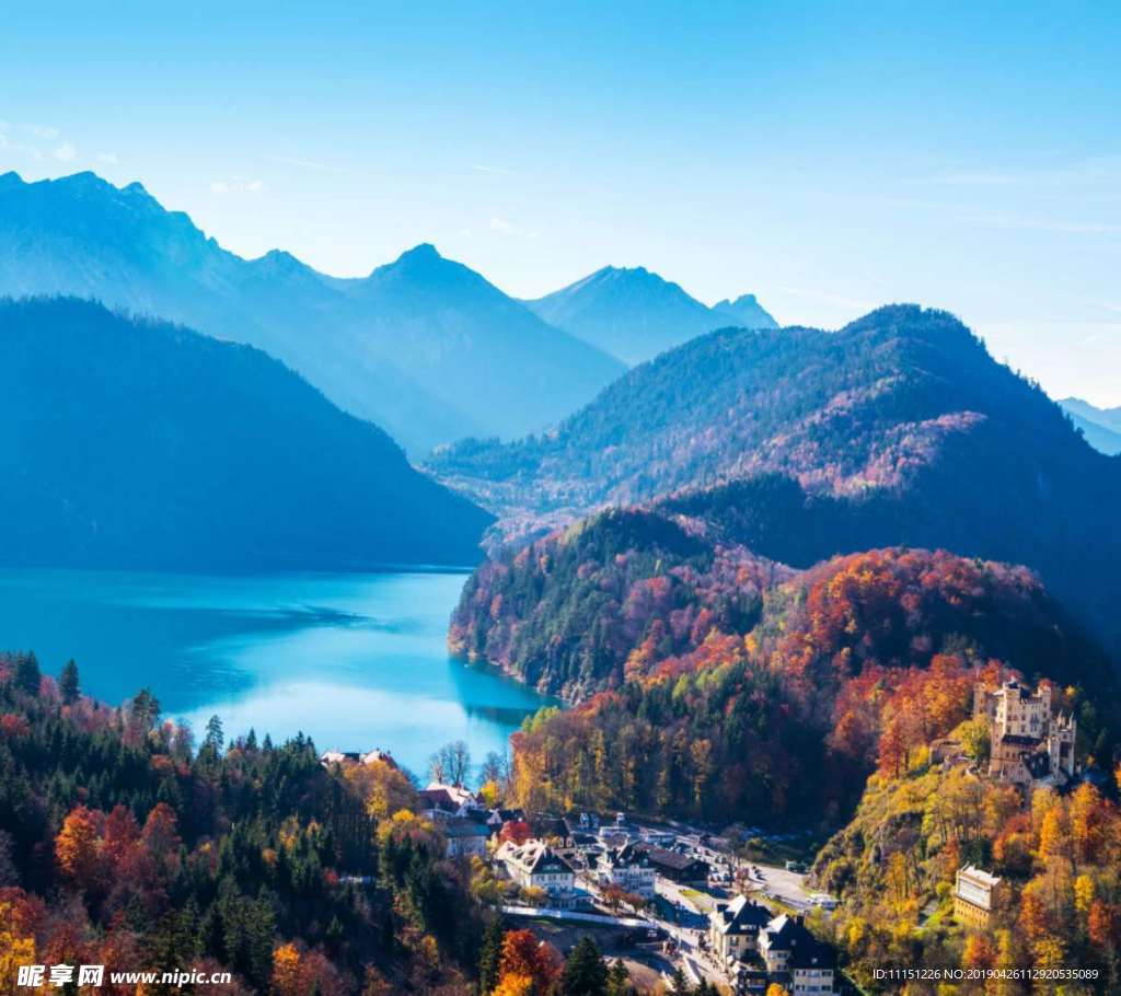 风景 高山 湖水 山林