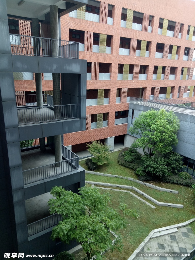大桥中学
