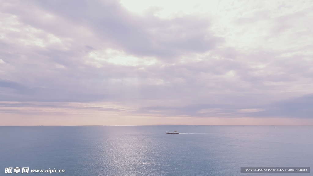 深秋的海面阳光