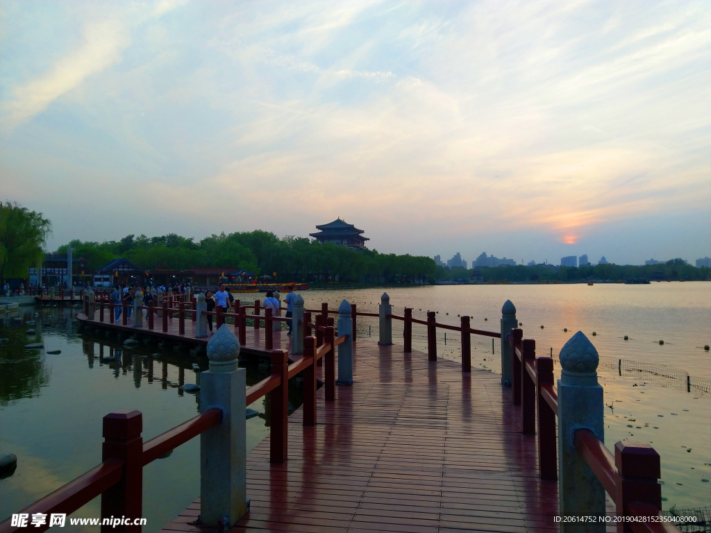 美丽的公园湖泊风景