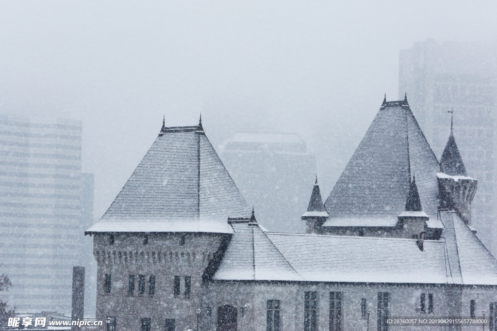 雪景下的欧式建筑