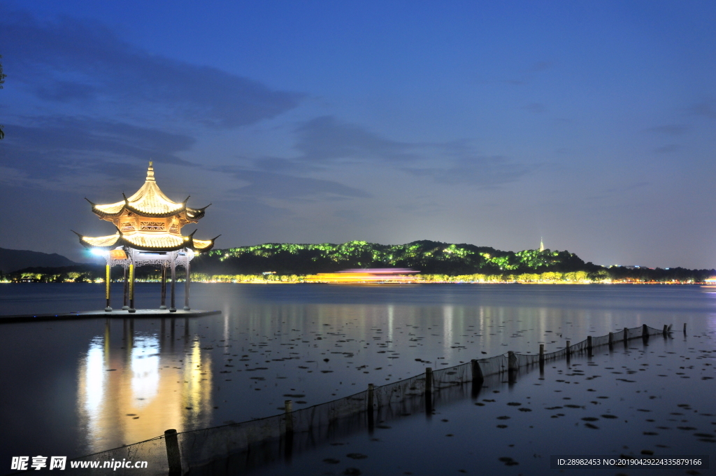 集贤亭夜景