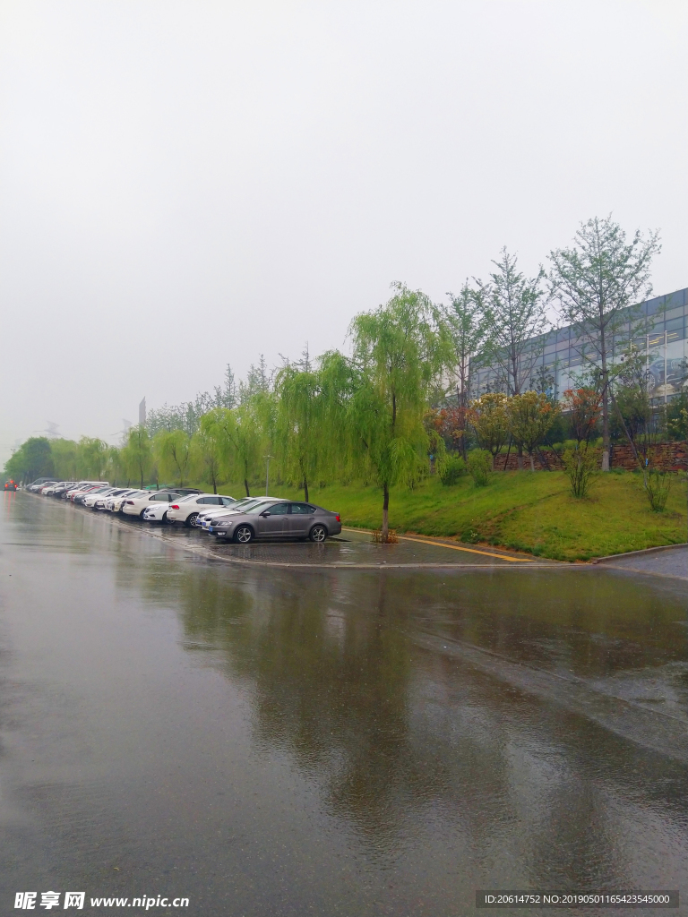 雨天下的城市风景