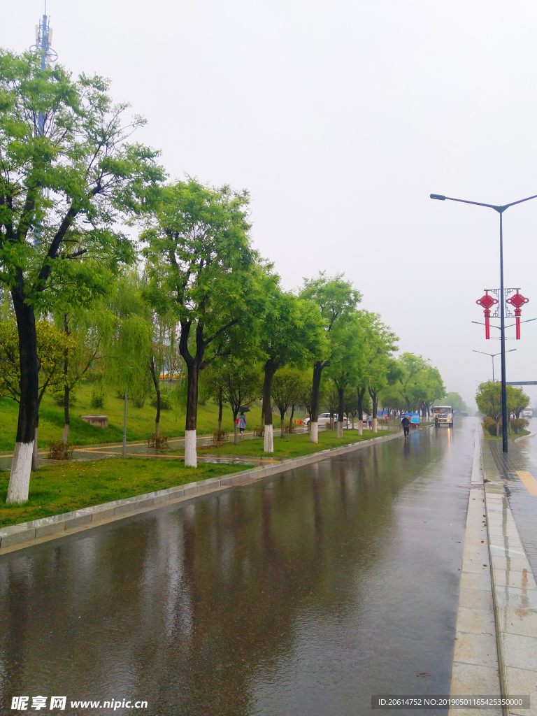 雨天下的城市风景